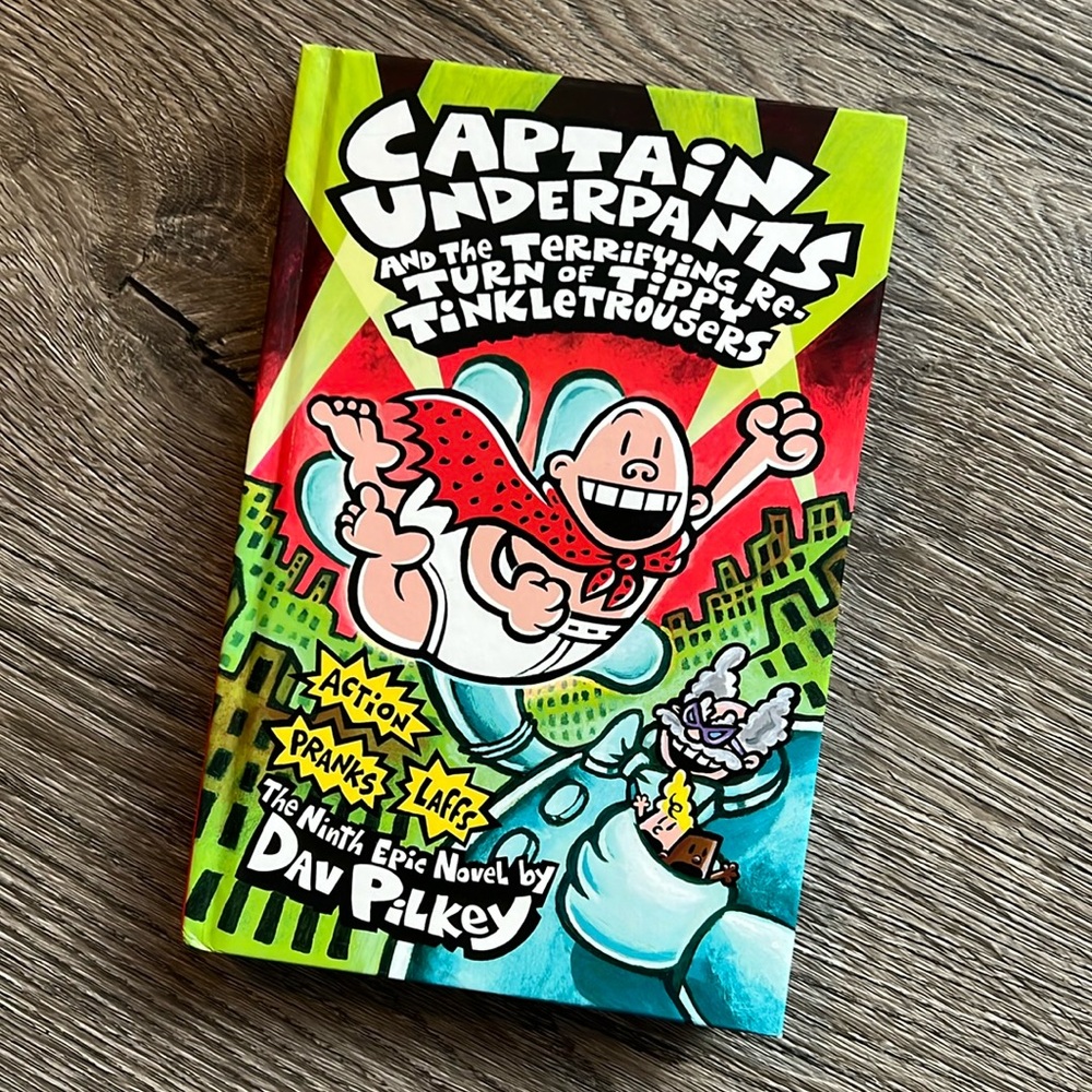 📚 3/$21 📚 Captain Underpants book by Dav Pilkey Scholastic 2012 Like New!!